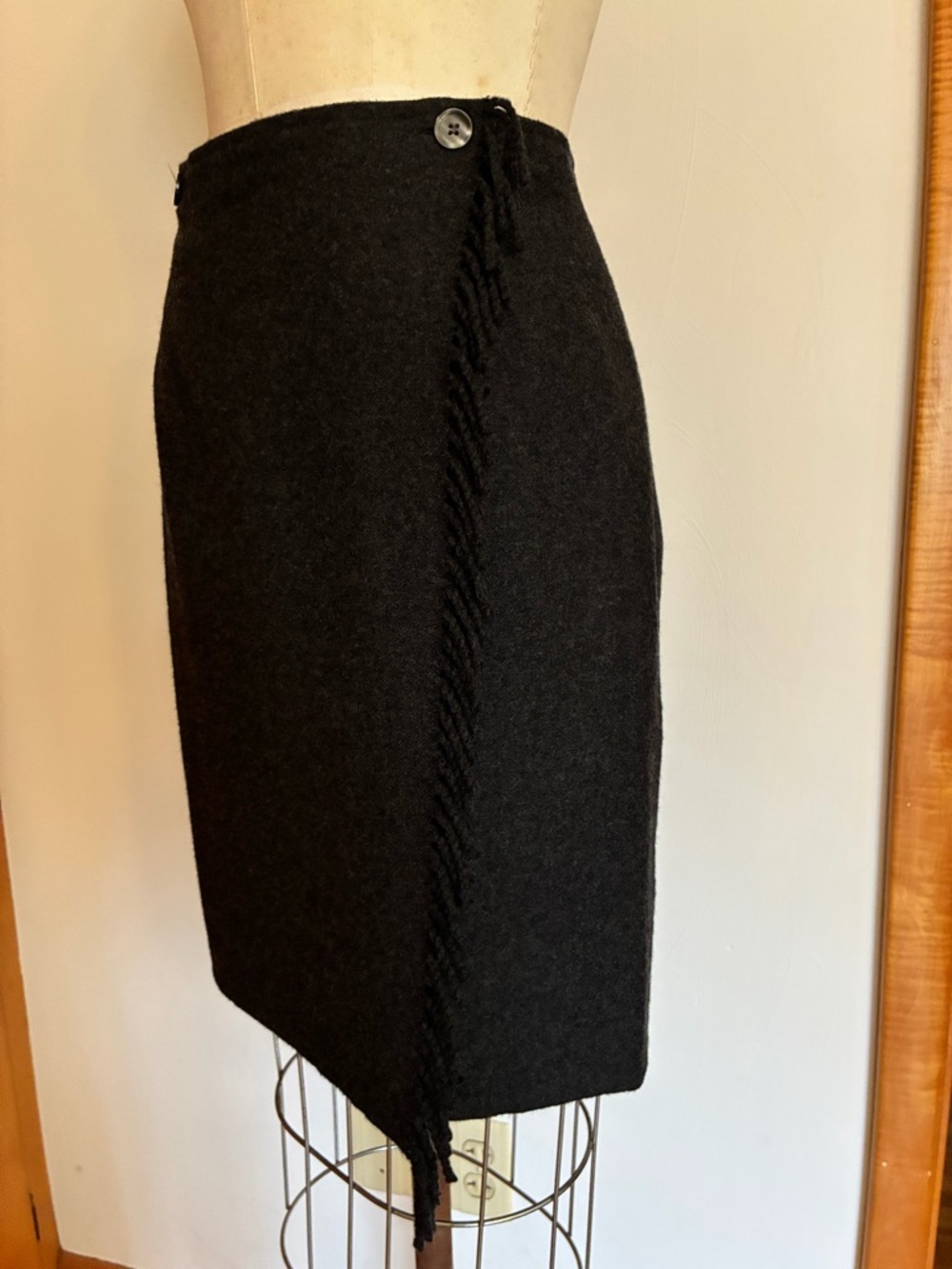 Eddie Bauer Heather Black Charcoal Black Fringe Wrap Pencil Skirt Wool Blend - Picture 6 of 7